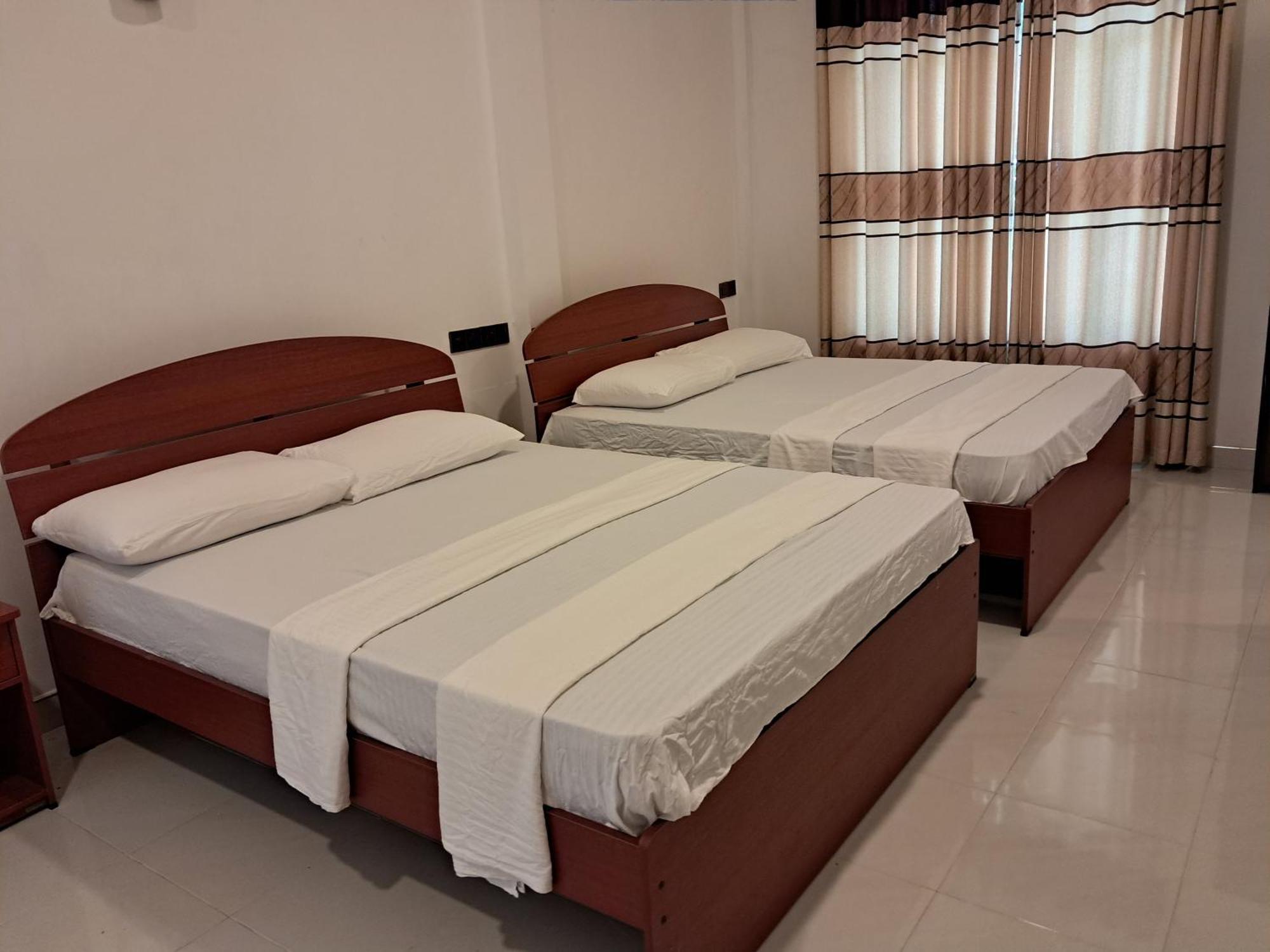 Risenlak Holiday Resort Полоннарува Экстерьер фото