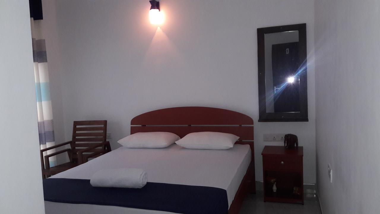 Risenlak Holiday Resort Полоннарува Экстерьер фото