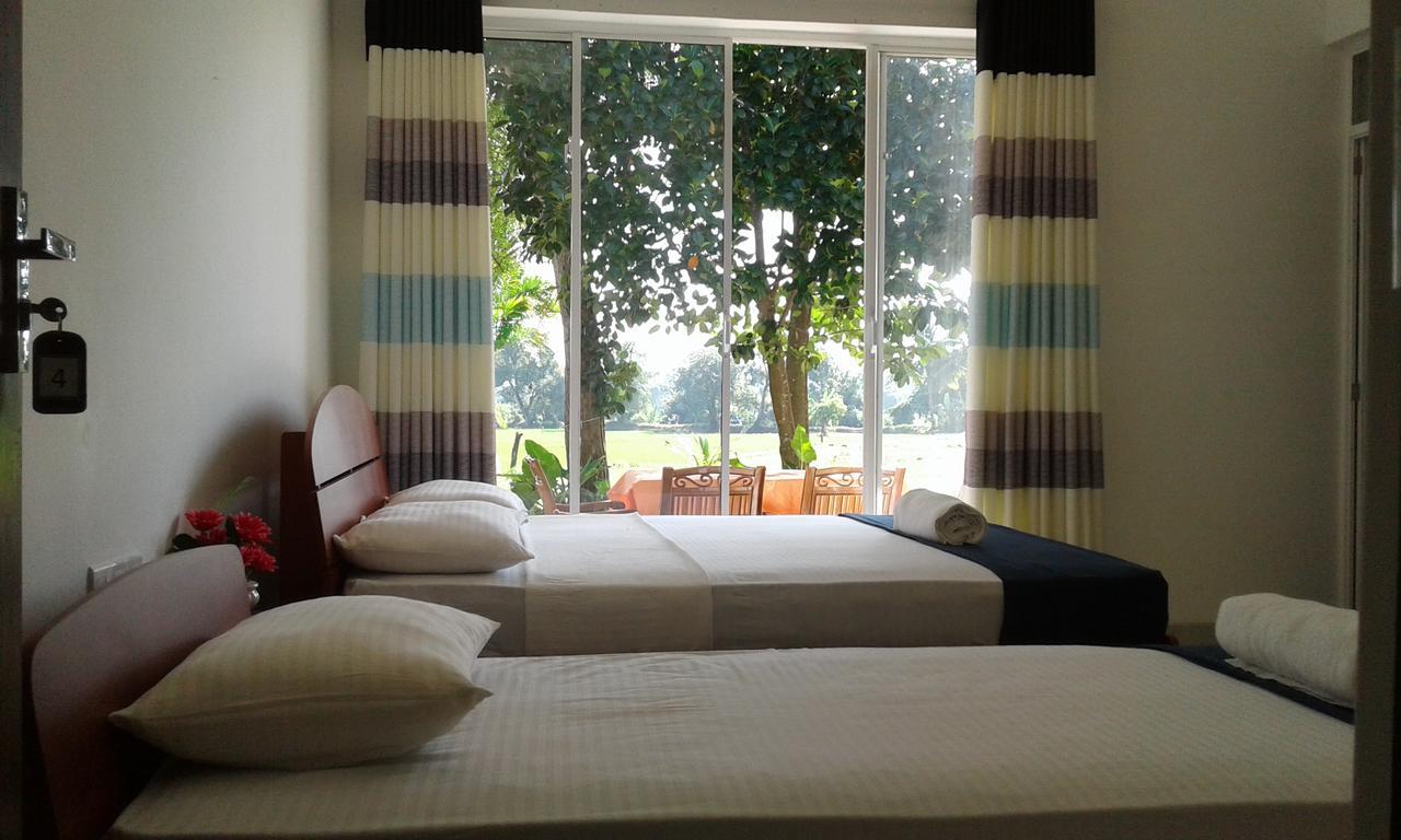 Risenlak Holiday Resort Полоннарува Экстерьер фото