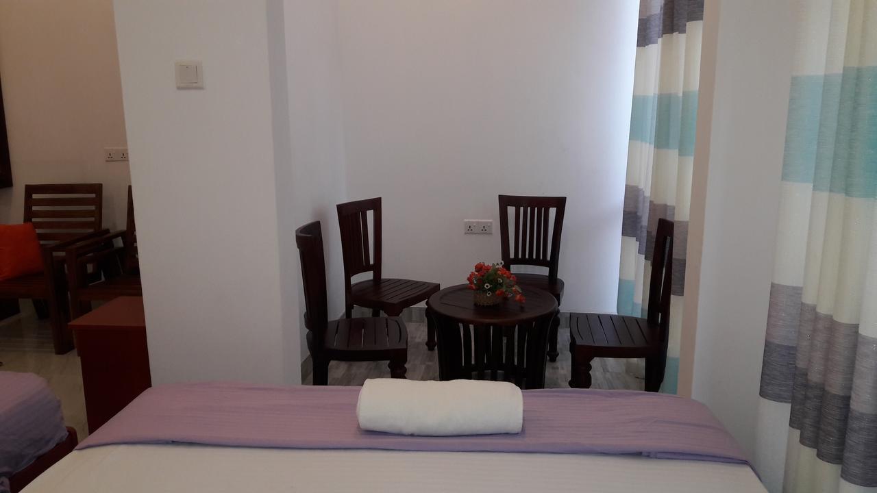 Risenlak Holiday Resort Полоннарува Экстерьер фото