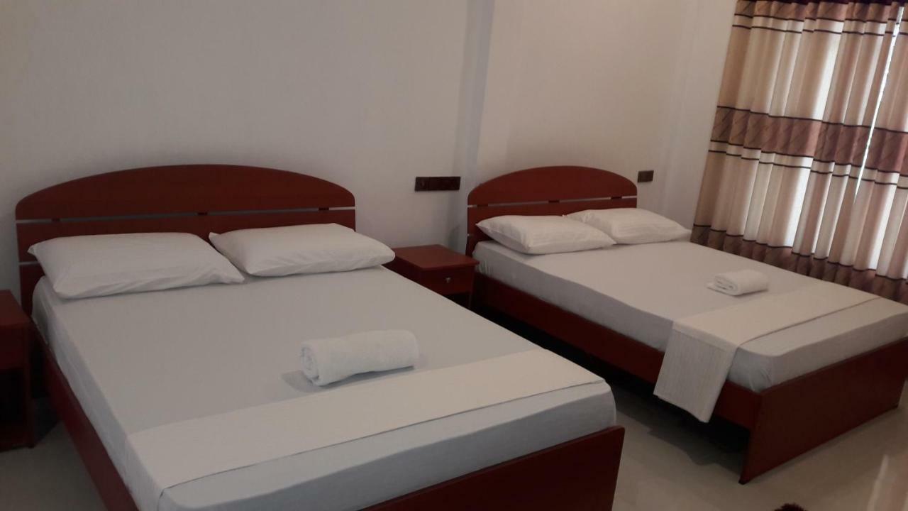 Risenlak Holiday Resort Полоннарува Экстерьер фото