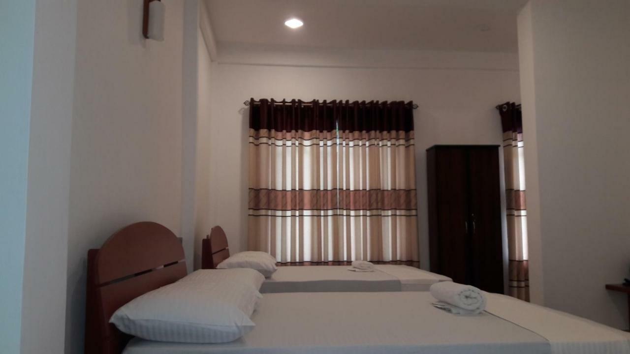Risenlak Holiday Resort Полоннарува Экстерьер фото